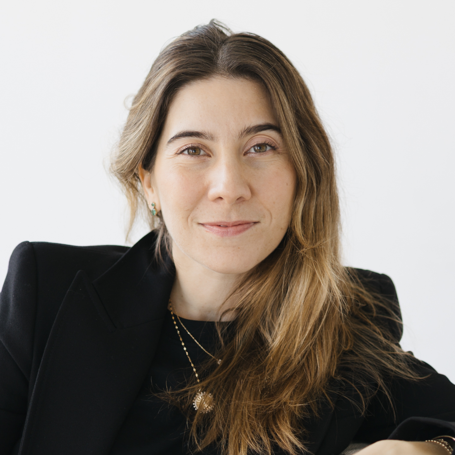 MAYTE HOLGUERA - CUADRADA